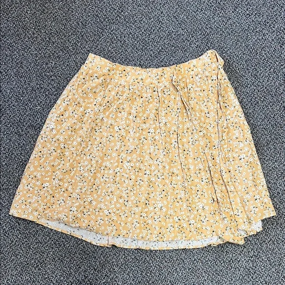 Torrid Retro Chic Swing Skirt - Floral Yellow - Picture 4 of 12